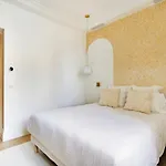 Pick A Flat\'S Apartment In Champs Elysees - Rue Jouffroy D\'Abbans