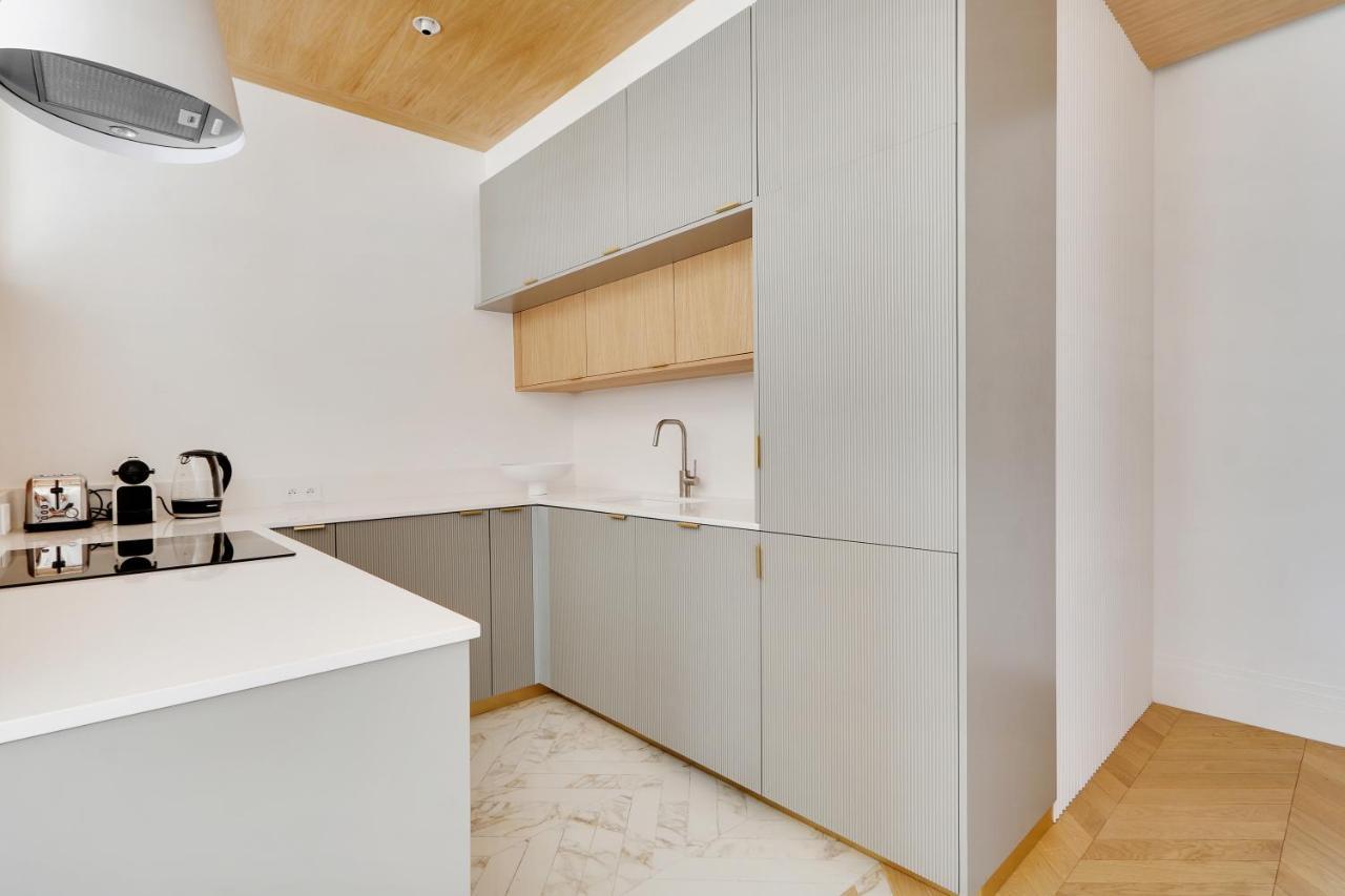 Pick A Flat's In Champs Elysees - Rue Jouffroy D'abbans Paris